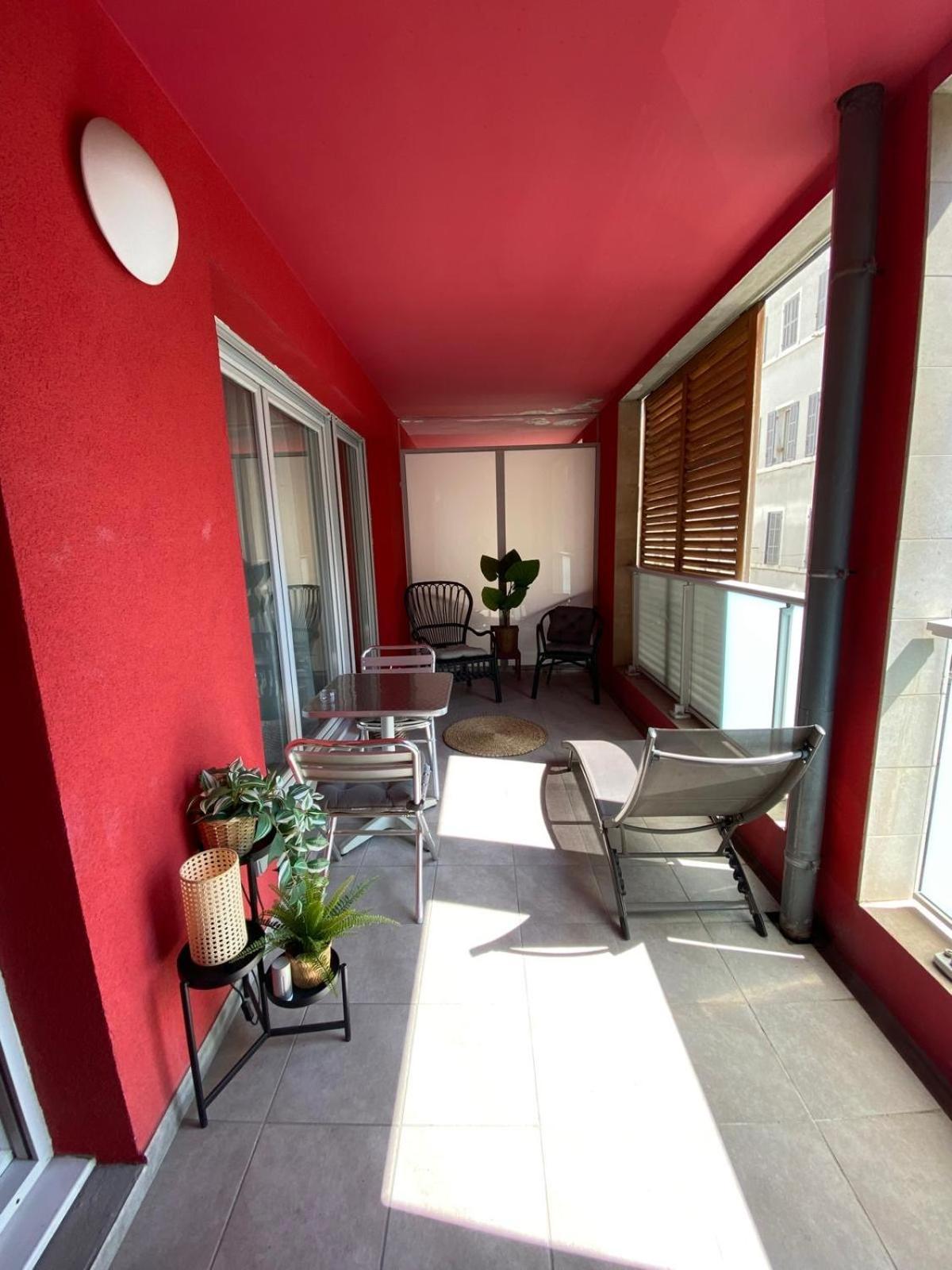 Appartement Elegant T3 Au Panier Vieux Port Avec Terrasse Privee Et Parking Marseille